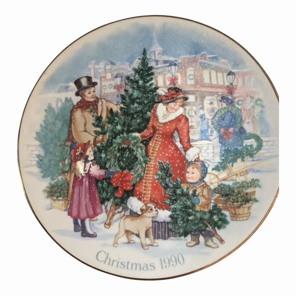 Vintage Avon 1990 Bringing Christmas Home Porcelain Plate 22K Gold Trim